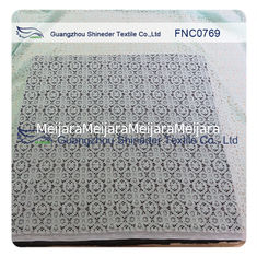Chiny ± 150CM Urocza tkanina z nylonu bawełnianego Koronka AZO Bezpłatne farbowanie 76,5% Nylon + 23,5% bawełna dostawca